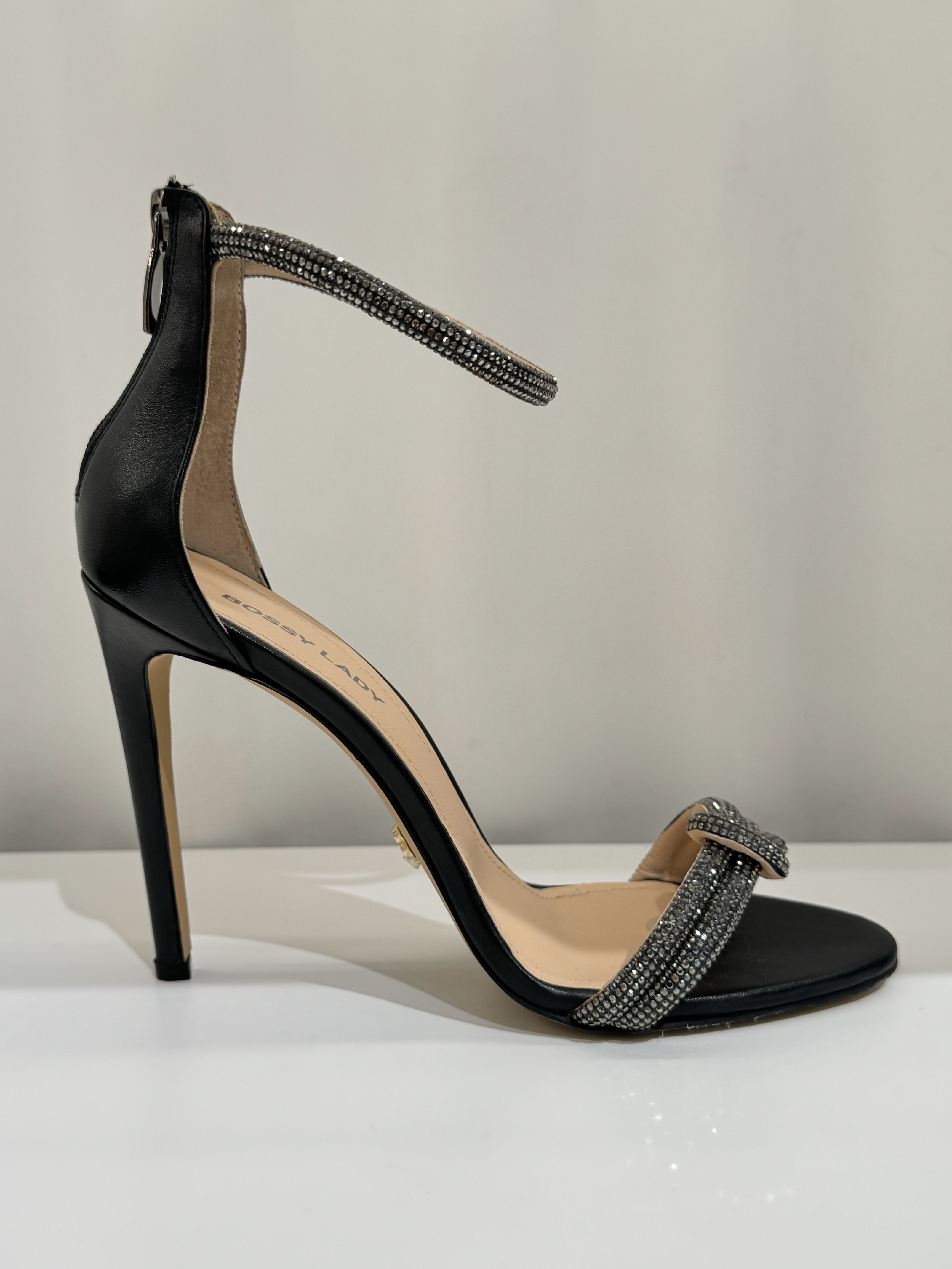 Sample sale босоножки viva черный 2990₽